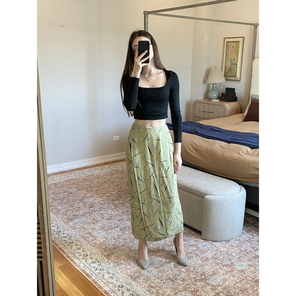 Ann Taylor 100% Silk Green Midi Skirt Size 6 Classic Elegant